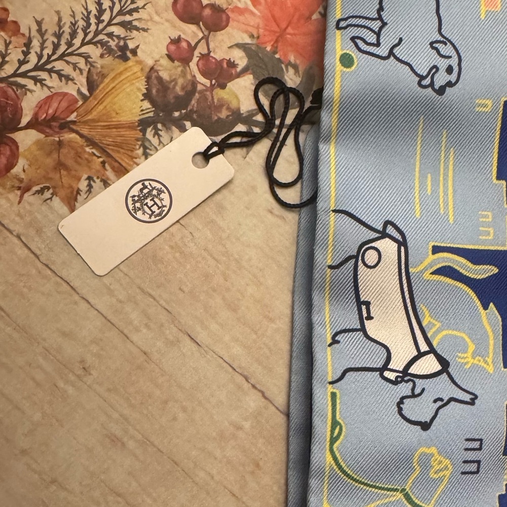 Hermes les chiens perisian silk Twilly Scarf - Light Blue and Pink - Picture 2 of 8